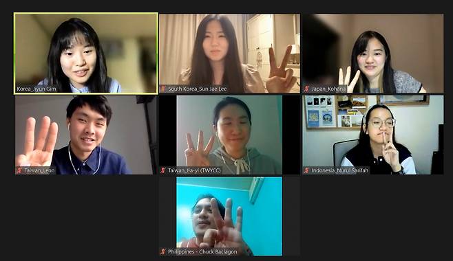 4월 22일 ‘지구의 날’을 맞아 한국, 일본, 대만, 인도네시아, 필리핀 등에서 기후환경 활동을 펼치고 있는 청년 활동가들이 한 데 뭉쳤다. 이들은 각국 정부가 추진하고 있는 기후 위기 대응 및 에너지 정책에 대해, 5점 만점 기준 2~3점을 부여하며 더 적극적인 대응을 요구했다.