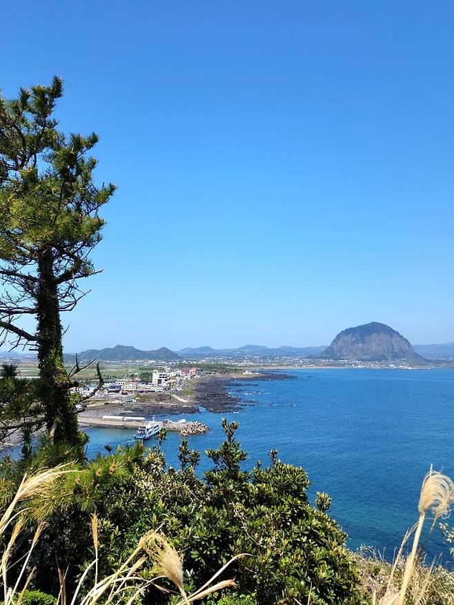 사계해안과 산방산