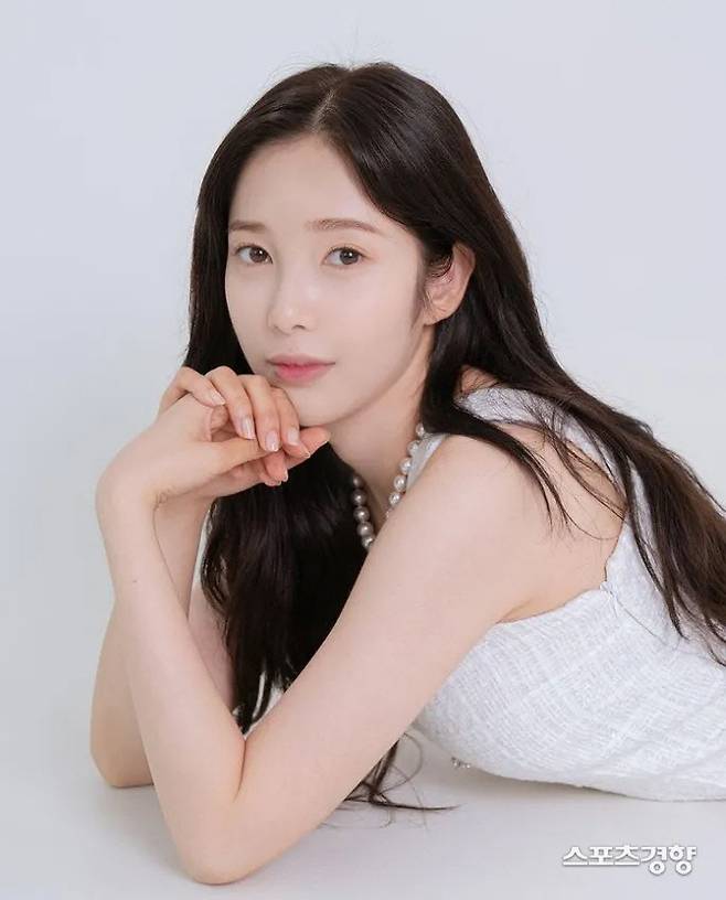 윤채경 공식 SNS 제공