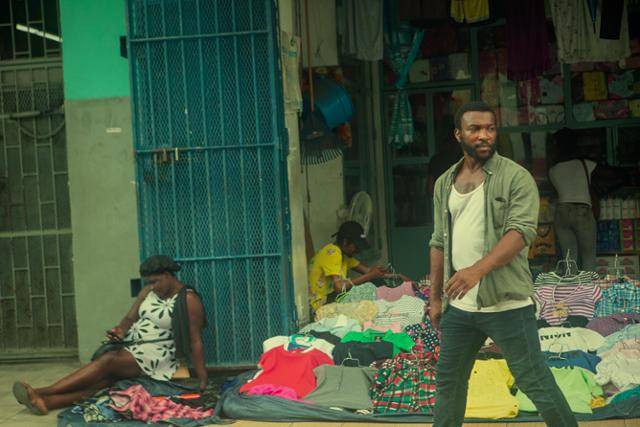 영국 런던에서 잘나가던 마약상이었던 두쉐인은 자메이카로 피신했다가 예기치 못한 상황을 맞아 다시 런던으로 돌아가게 된다. 넷플릭스 제공