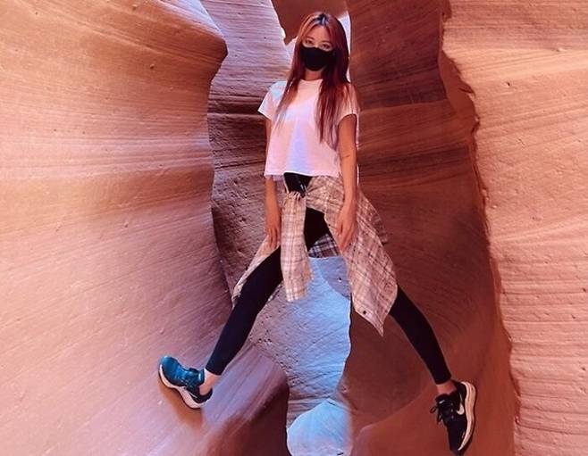 한에슬이 협곡에 올라가 인증샷을 올렸던 모습. /사진=한예슬 인스타그램 갈무리