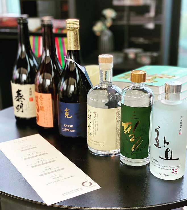 일본 고구마 소주와 한국의 다양한 증류식 소주. 인페인터 글로벌 제공