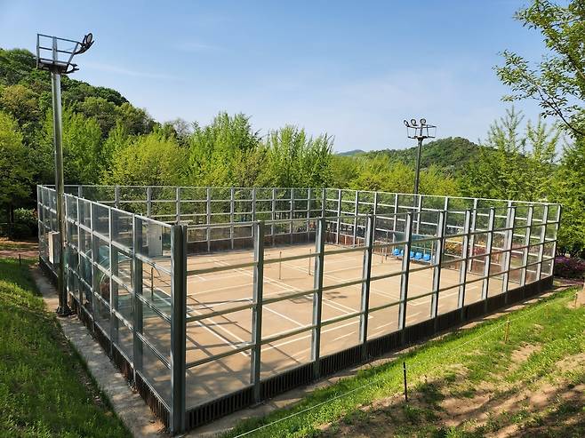인천 원적산공원 내 배드민턴장 [촬영 김상연]