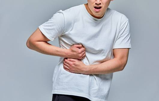 옆구리 통증｜출처: 게티이미지 뱅크