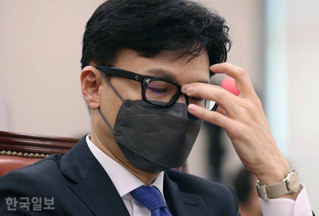 한동훈 법무부 장관 후보자가 9일 오전 서울 여의도 국회에서 열린 인사청문회에 출석해 자리하고 있다. 오대근 기자