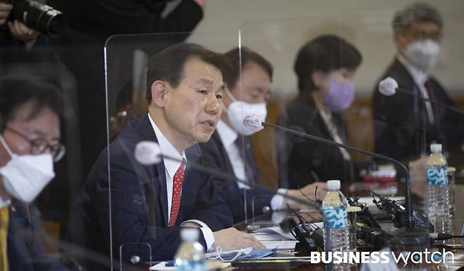 3일 정은보 금융감독원장이 서울 명동 은행회관에서 17개 시중은행장들과의 간담회에 앞서 모두발언을 하고 있다. /사진=이명근 기자 qwe123@