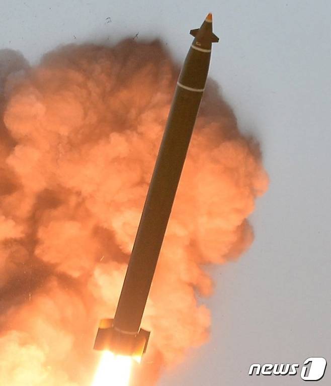 북한 '초대형 방사포'(KN-25) (미 CSIS 미사일 방어 프로젝트) © 뉴스1