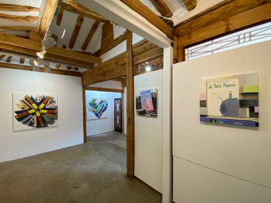 서유라 개인전 '그리고 봄' 전경. <최정아 갤러리 제공>