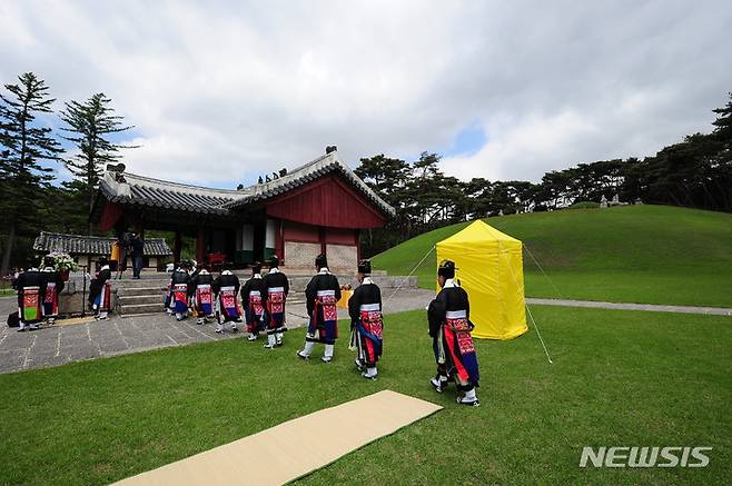 [서울=뉴시스] 2021년 숭모제향 현장. (사진=문화재청 제공) 2022.05.13. photo@newsis.com *재판매 및 DB 금지
