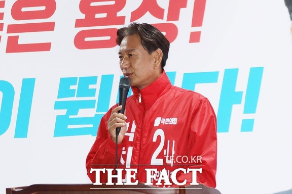 박치선 후보가 선거사무소 개소식을 열고 본격 선거운동에 들어갔다/안동=이민 기자