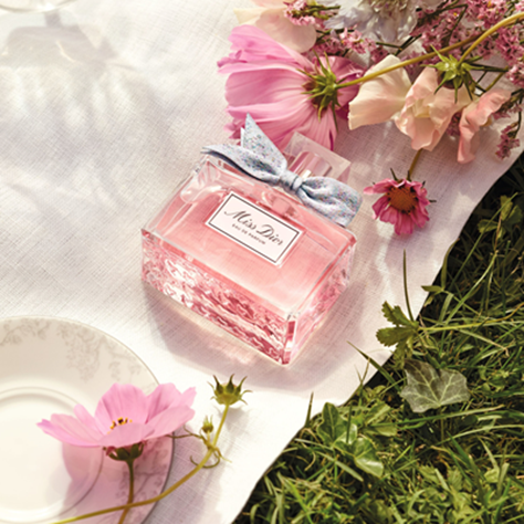 크리스챤 디올 뷰티의 ‘미스 디올 오 드 퍼퓸 듀오’.