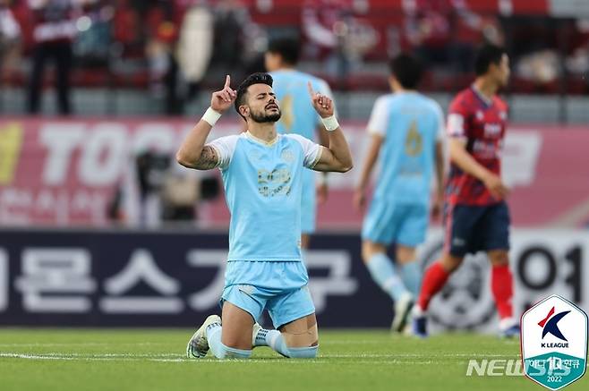 [서울=뉴시스]대구FC 세징야가 팀을 구했다. (사진=프로축구연맹 제공)