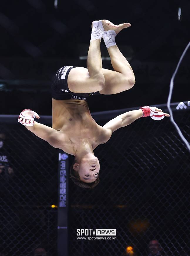 ▲ 이정현이 화끈한 KO 승으로 국내 플라이급 스타 탄생을 알렸다. ⓒ 대구, 곽혜미 기자