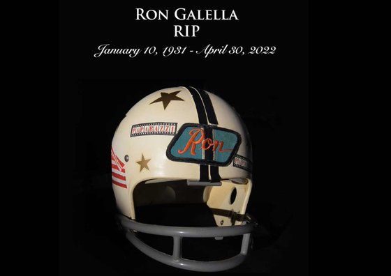 론 갈렐라가 썼던 헬멧. 그의 홈페이지 사진이다. [Ron Galella 공식 홈페이지]