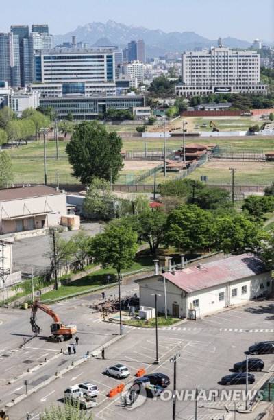 주한미군이 지난 1일 이촌역 쪽 용산기지 내  부지의 정비작업을 하고 있다. 연합뉴스