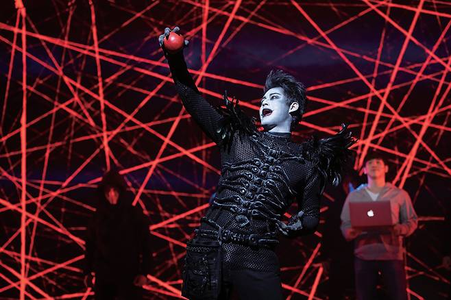 뮤지컬 《데스노트》 무대ⓒ오디컴퍼니 제공