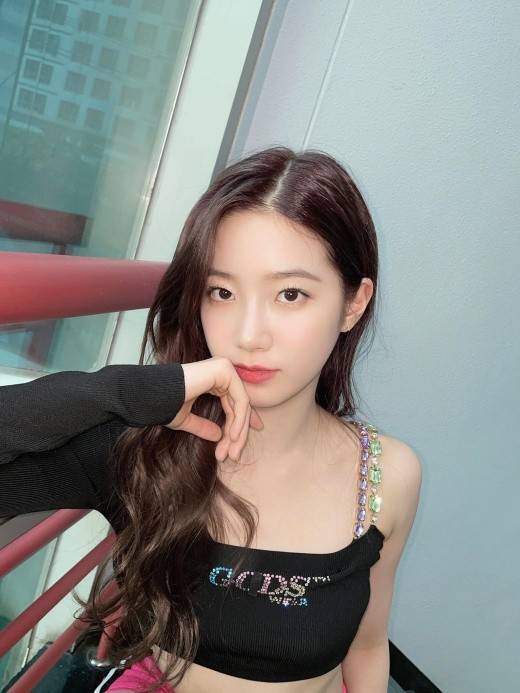 카즈하. 사진｜르세라핌 공식 SNS