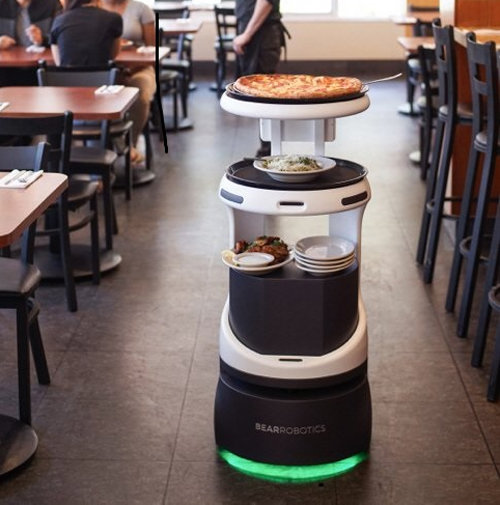식당에서 음식을 배달하는 베어로보틱스의 서빙로봇 ‘서비’. 사진 출처 베어로보틱스