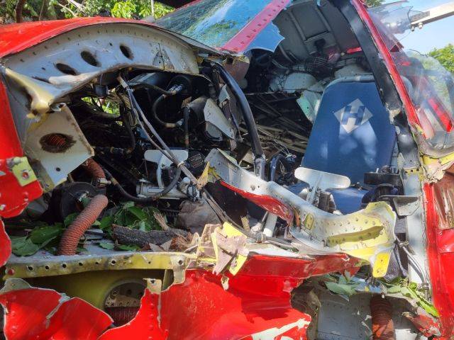 거제 선자산에 추락한 헬기. 연합뉴스