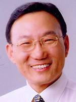 김용호 윤보선민주주의연구원장· 전 인하대 정외과 교수