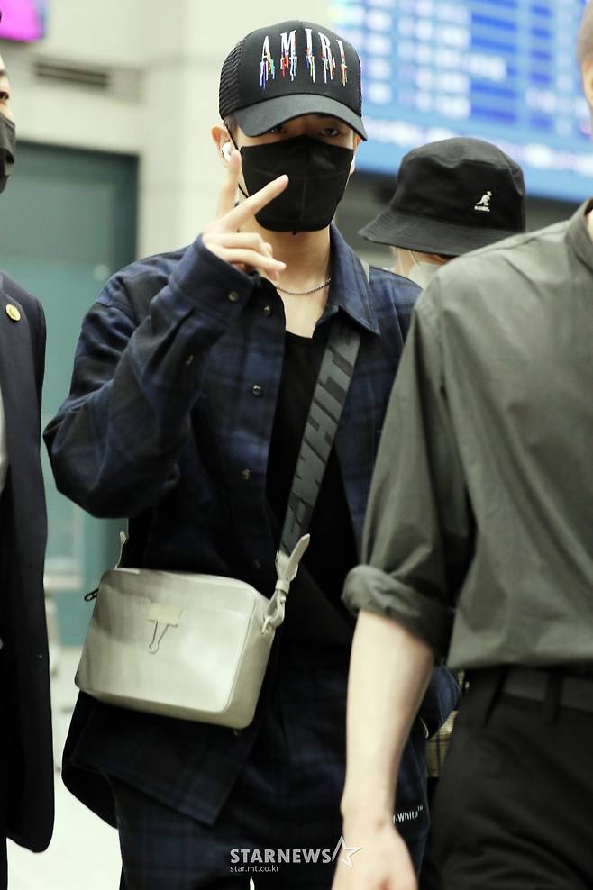 엔하이픈 제이크 '멋지게 브이!'[★포토]