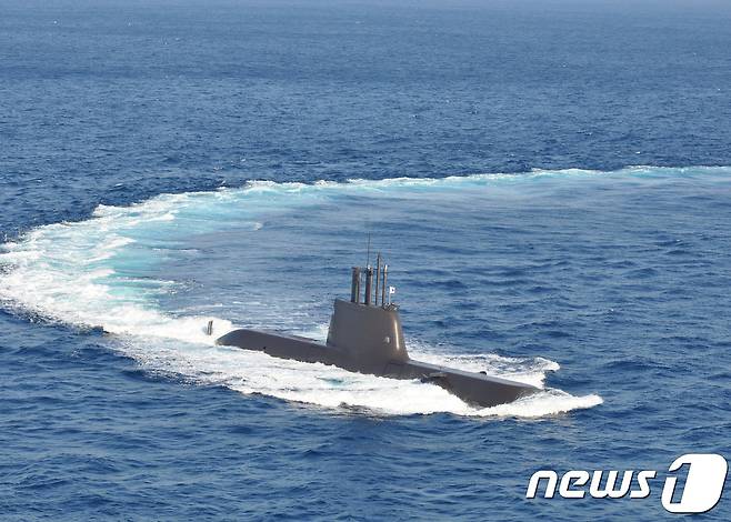 해군이 운용하는 214급 잠수함 '신돌석함'. © News1