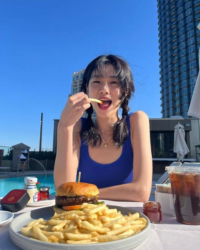 @hoooooyeony