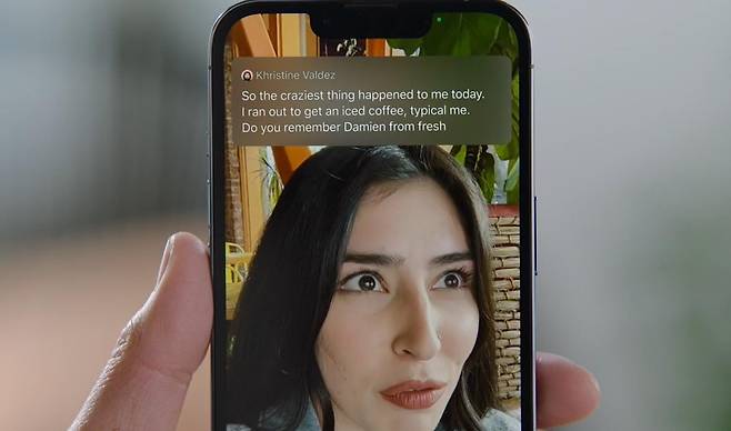 애플의 실시간 자막 기능 시연 장면 [애플 제공=연합뉴스. 재판매 및 DB 금지]