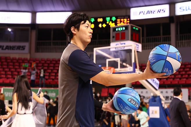 삼성행을 택한 이정현. 사진제공=KBL