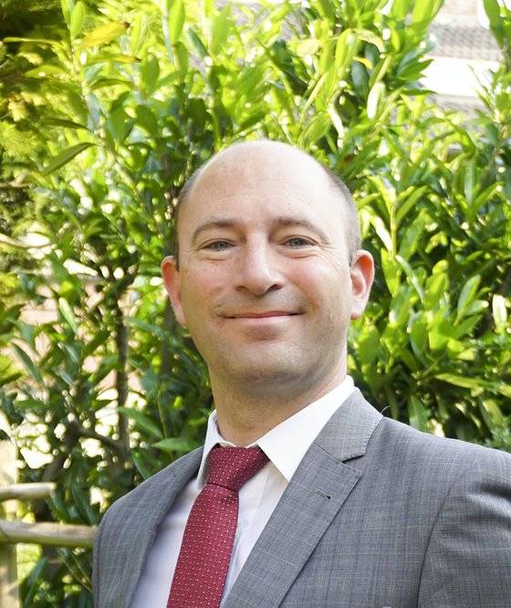 바트 프라이즈 교수. 세계적 학술지인 Journal of Futures Market 편집장.