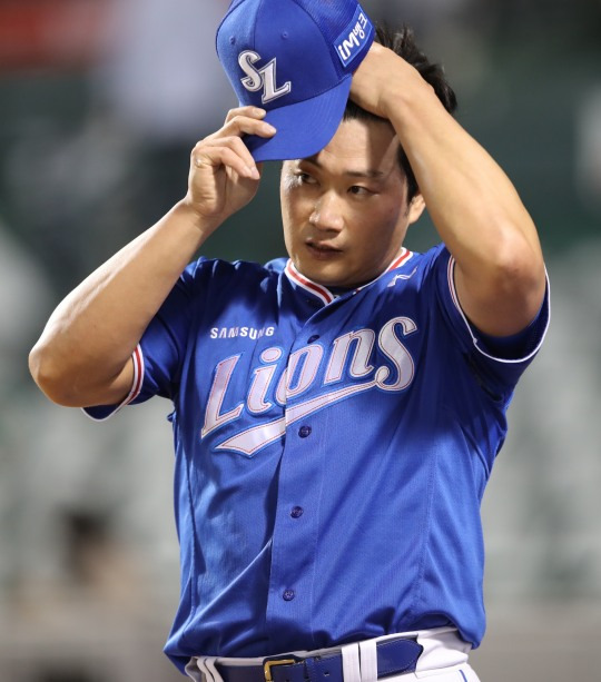 19일 대전 한화전에서 연장 10회에 등판해 KBO 리그  첫 350세이브로 역사를 계속 새롭게 써 내려가고 있는 오승환[삼성 라이온즈 제공]