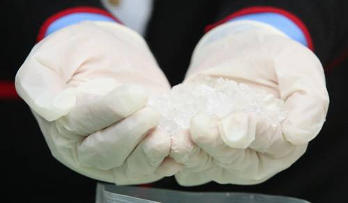 지난 2017년 경찰이 밀수단으로부터 압수한 필로폰. 기사 내용과 직접적인 관련 없음. [사진 출처 = 연합뉴스]