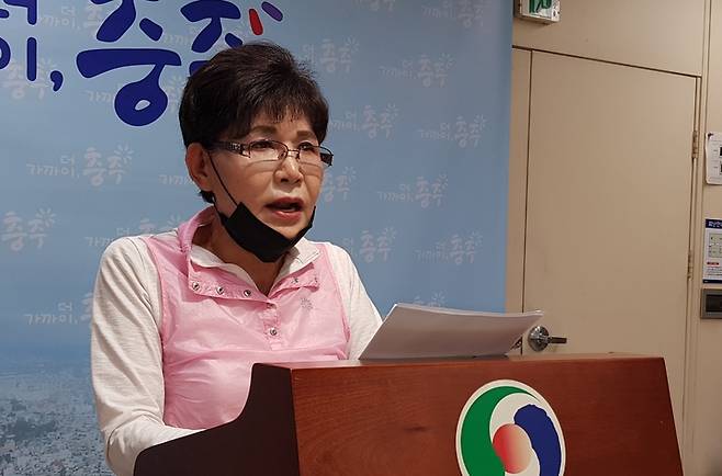 기자회견하는 라이트월드 상인 대표 *재판매 및 DB 금지