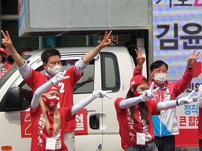 김태호(왼쪽)와 김윤철 *재판매 및 DB 금지