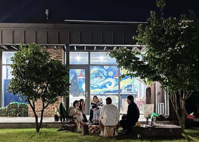 지난 3월 세기의 결혼식을 올린 현빈 손예진 부부가 신혼여행을 다녀온 후 첫 일상을 공개했다. /손예진 SNS 캡처