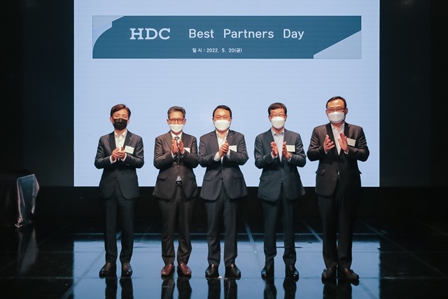 HDC현대산업개발은 20일 용산 아이파크몰에서 '베스트 파트너스 데이'를 개최했다고 밝혔다. /HDC현대산업개발 제공