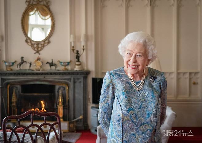 사진 : 즉위 70주년을 맞이하는 엘리자베스 여왕 2세 (사진제공 : 크라운구스)