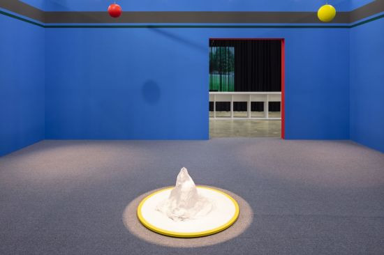 어머니 산신(山神) 기관, 2017_, 모터, 플라스터, 페이퍼 마쉐, 판넬, 사운드, 드로잉, 텍스트, 가변설치. 장세진(하라 반 데어 헤이드)作. 사진제공 = 아르코미술관