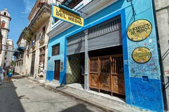 '모히토'가 유명한 어니스트 헤밍웨이의 단골 술집, 라 보데기타. 사진 myguidecuba.com