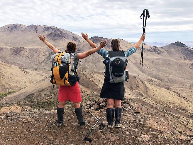 SMD의 대표 배낭인 미니멀리스트(오른쪽)와 퓨전. 단단한 프레임을 없애 가벼우면서도 많은 짐을 넣을 수 있다.