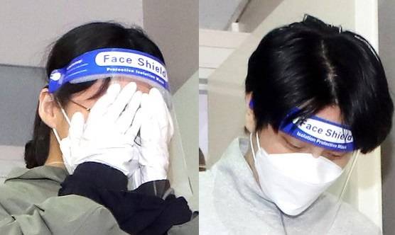 계곡살인 혐의를 받는 이은해(왼쪽)씨와 공범 조현수씨가 영장실질심사를 받기 위해 법정으로 들어서면서 취재진과 마주치자 얼굴을 가리거나 숙이고 있다. 뉴스1