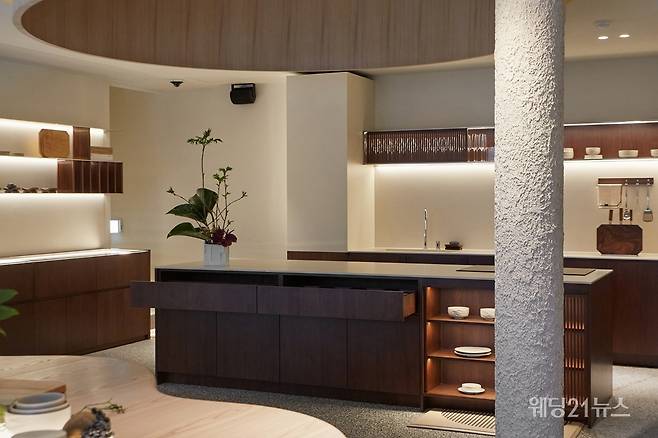 사진 :&nbsp;이스턴에디션,&nbsp;키친웨어 브랜드 '헤리터'&nbsp;청담동 플래그십 스토어 (사진제공 : 이스턴에디션)