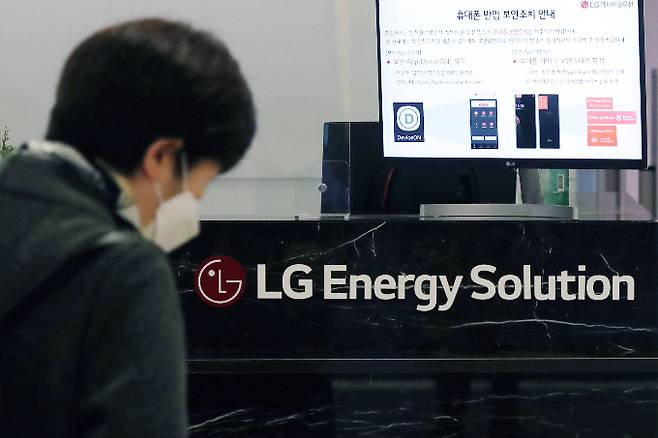 LG에너지솔루션, 삼성SDI, SK온 등이 미국 현지에 공장을 건설할 계획이다. 사진은 지난 3월23일 서울 여의도 LG에너지솔루션 본사 로비 모습. /사진=뉴스1