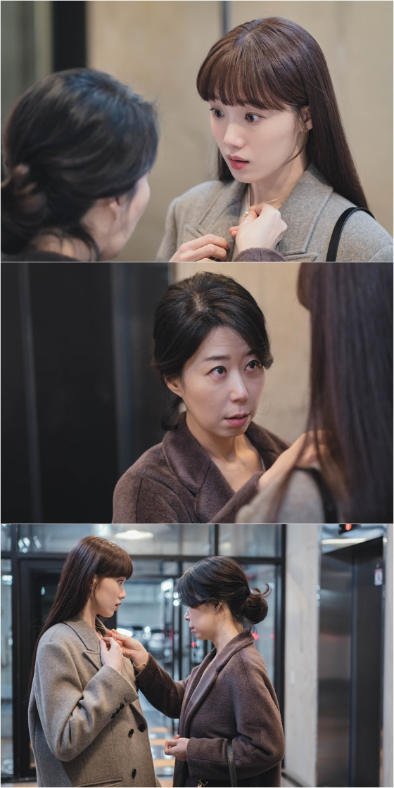 tvN 금토드라마 '별똥별'에서 이성경, 김영대의 비밀 열애가 발각될 위기에 처한다./사진제공=tvN '별똥별'