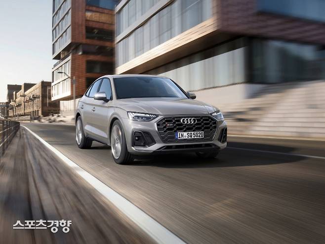 아우디 SQ5 스포트백 TFSI