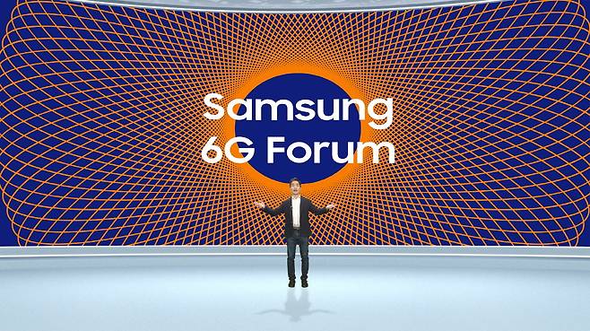 삼성전자가 13일 온라인으로 개최한 제1회 '삼성 6G 포럼(Samsung 6G Forum)'에서 승현준 삼성리서치 연구소장(사장)이 인사말을 전하고 있다. © 뉴스1