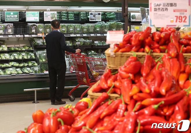 대형마트의 식료품 매장 모습. 2022.5.24/뉴스1 © News1 송원영 기자