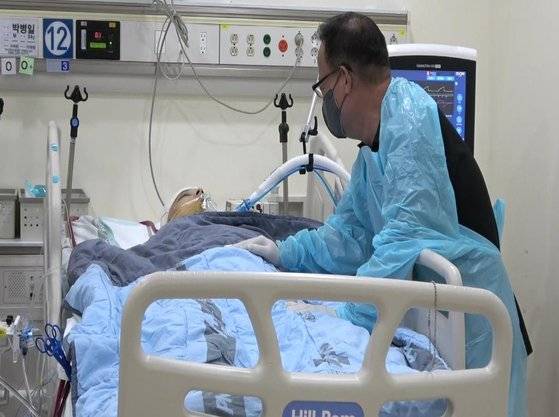 한국장기조직기증원은 지난 19일 거제 선자산 헬기 추락 사고로 크게 다쳐 치료를 받던 정비사 박병일(36) 씨가 심장, 간, 신장(좌, 우)을 기증하여 4명을 살리고 하늘의 별이 되었다고 밝혔다.