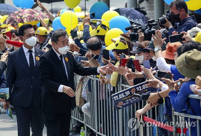 추도식 참석하는 이낙연 전 국무총리 [연합뉴스 자료사진]