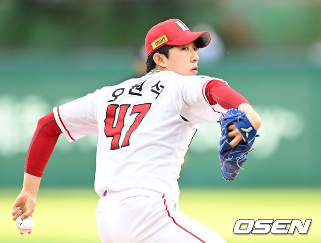 [[OSEN=인천, 이대선 기자] 24일 오후 인천 SSG 랜더스필드에서 '2022 신한은행 SOL KBO 리그' SSG 랜더스와 롯데 자이언츠의 경기가 열렸다.1회초 무사에서 SSG 선발투수 오원석이 역투하고 있다. 2022.05.24 /sunday@osen.co.kr